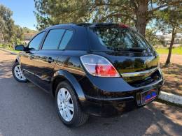 VOLKSWAGEN - GOLF - 2010/2011 - Preta - R$ 49.900,00