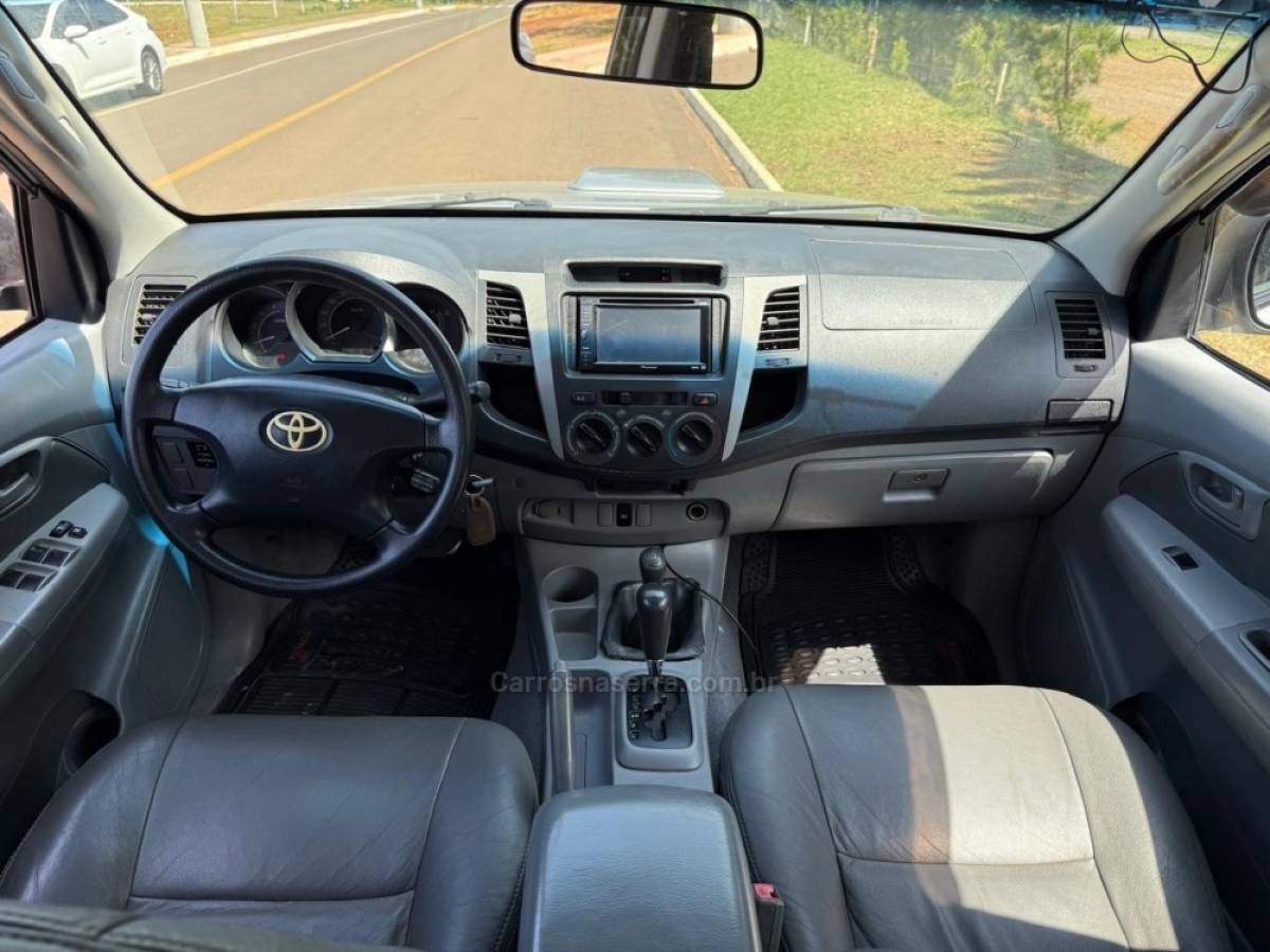 TOYOTA - HILUX - 2006/2007 - Preta - R$ 99.900,00