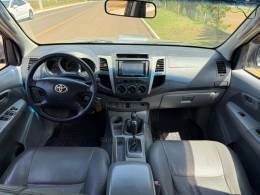 TOYOTA - HILUX - 2006/2007 - Preta - R$ 99.900,00