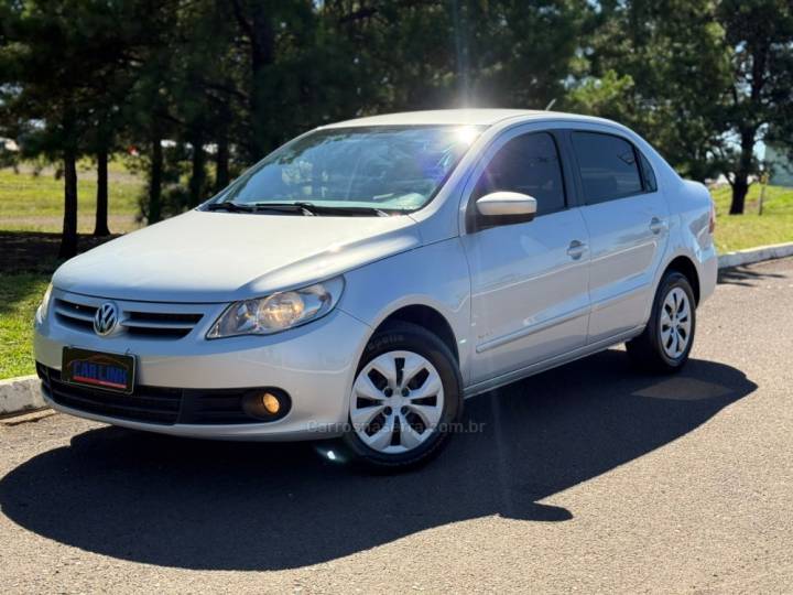VOLKSWAGEN - VOYAGE - 2011/2012 - Prata - R$ 36.900,00