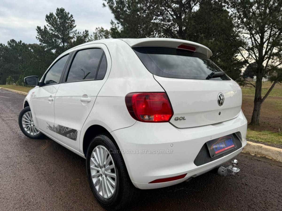 VOLKSWAGEN - GOL - 2015/2016 - Branca - R$ 41.900,00