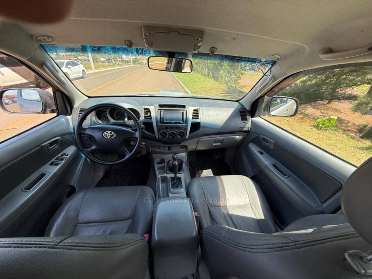 TOYOTA - HILUX - 2006/2007 - Preta - R$ 99.900,00