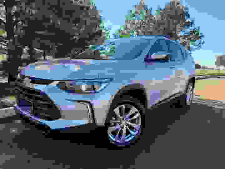 CHEVROLET - TRACKER - 2022/2023 - Prata - R$ 110.900,00