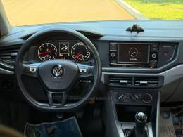 VOLKSWAGEN - POLO - 2017/2018 - Vermelha - R$ 65.900,00