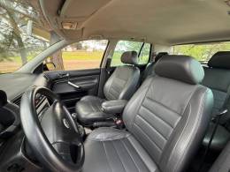 VOLKSWAGEN - GOLF - 2010/2011 - Preta - R$ 49.900,00