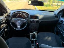VOLKSWAGEN - GOLF - 2010/2011 - Preta - R$ 49.900,00