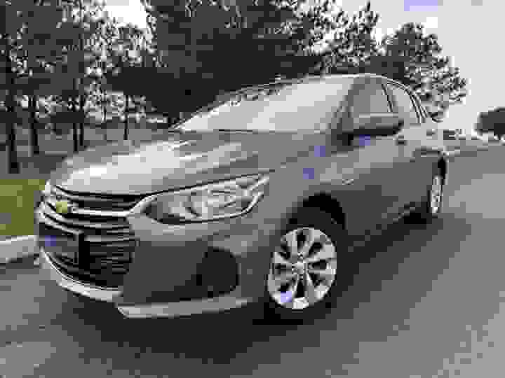CHEVROLET - ONIX - 2022/2023 - Cinza - R$ 74.900,00