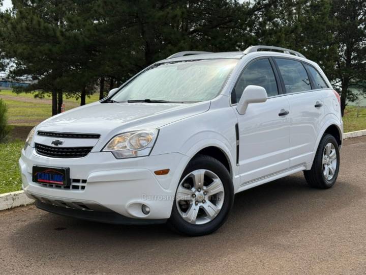 CHEVROLET - CAPTIVA - 2013/2014 - Branca - R$ 57.900,00