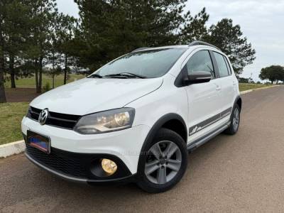 VOLKSWAGEN - CROSSFOX - 2011/2012 - Branca - R$ 44.900,00