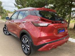 NISSAN - KICKS - 2022/2022 - Vermelha - R$ 110.900,00