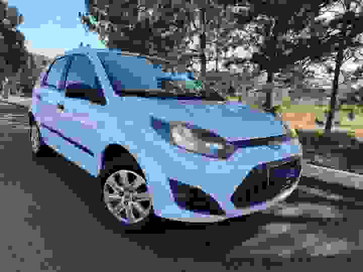 FORD - FIESTA - 2014/2015 - Branca - R$ 46.900,00
