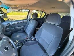 VOLKSWAGEN - GOLF - 2010/2011 - Preta - R$ 49.900,00