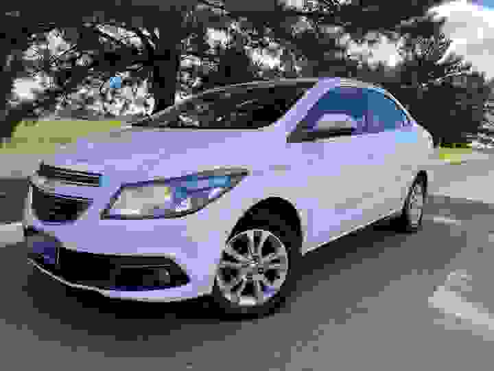 CHEVROLET - PRISMA - 2013/2014 - Branca - R$ 55.900,00