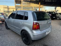 VOLKSWAGEN - POLO - 2002/2003 - Prata - R$ 12.900,00