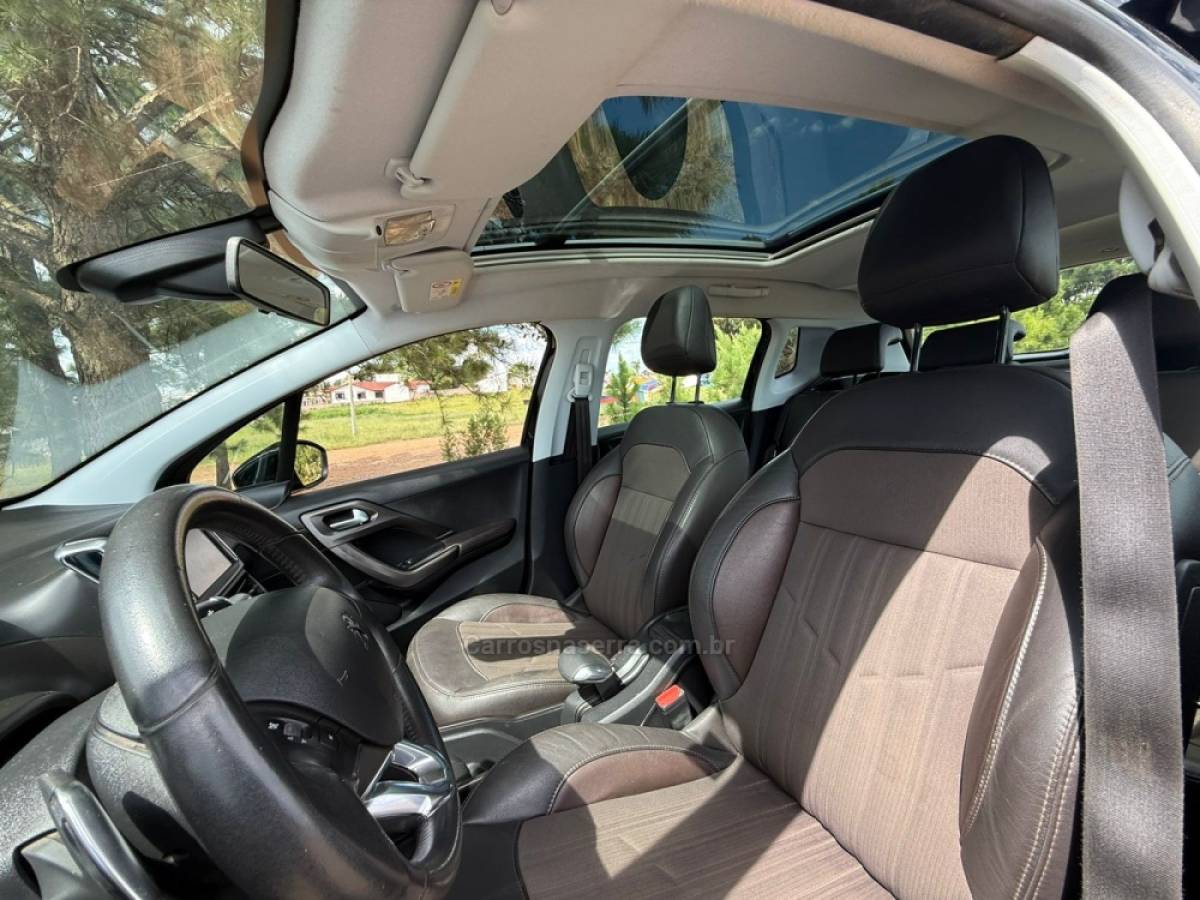 PEUGEOT - 2008 - 2016/2016 - Preta - R$ 59.900,00