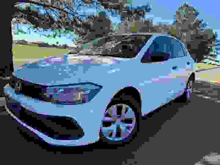 VOLKSWAGEN - POLO - 2024/2025 - Branca - R$ 84.900,00
