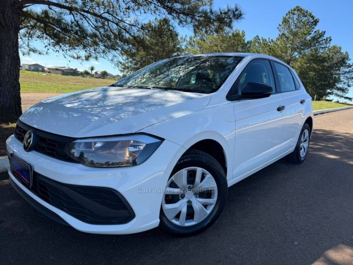 VOLKSWAGEN - POLO - 2024/2025 - Branca - R$ 82.900,00