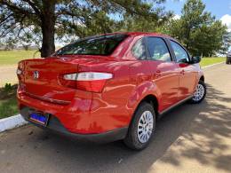 FIAT - GRAND SIENA - 2017/2018 - Vermelha - R$ 47.900,00