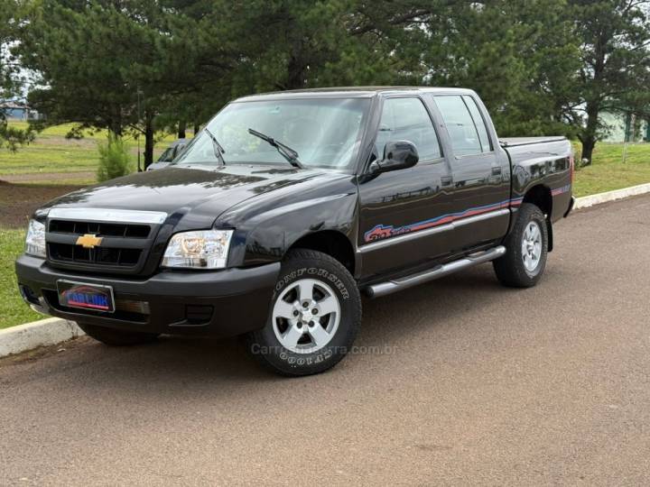 CHEVROLET - S10 - 2004/2005 - Preta - R$ 69.900,00