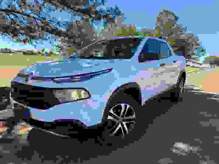 FIAT - TORO - 2016/2017 - Branca - R$ 89.900,00