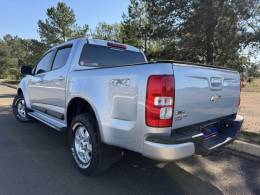 CHEVROLET - S10 - 2012/2013 - Prata - R$ 110.000,00