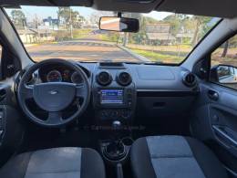 FORD - FIESTA - 2014/2015 - Branca - R$ 46.900,00