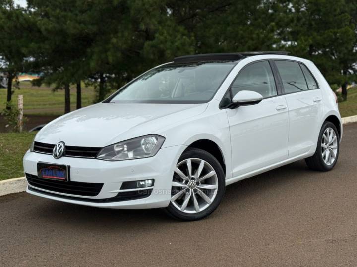 VOLKSWAGEN - GOLF - 2013/2014 - Branca - R$ 77.900,00