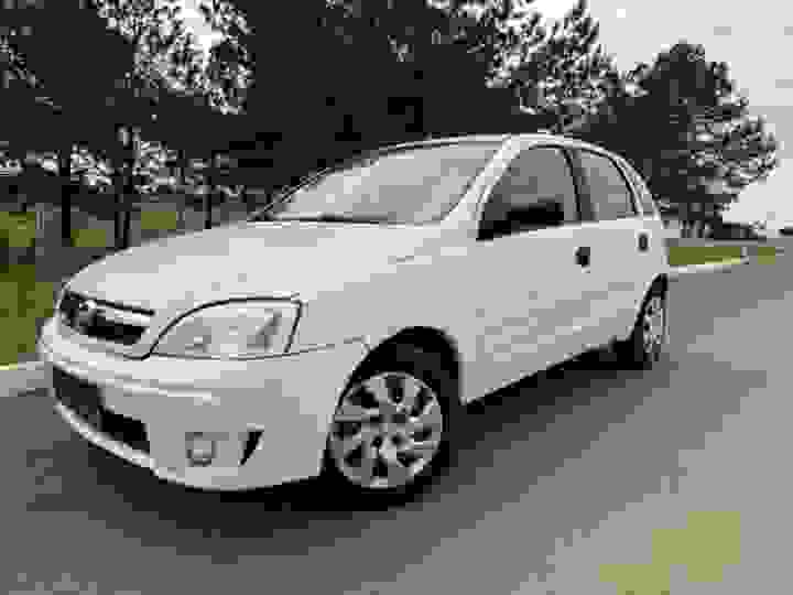 CHEVROLET - CORSA - 2011/2012 - Branca - R$ 34.900,00