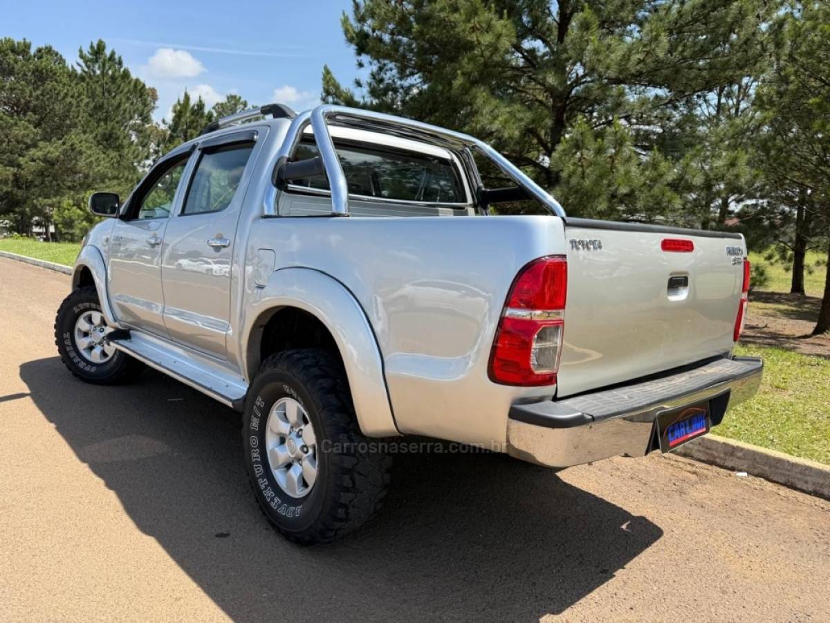 TOYOTA - HILUX - 2006/2007 - Preta - R$ 99.900,00