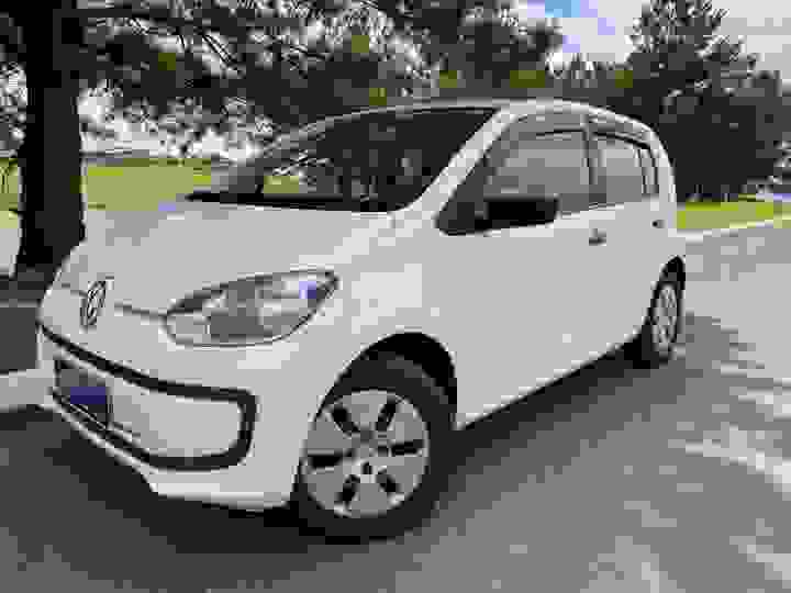 VOLKSWAGEN - UP - 2016/2017 - Branca - R$ 44.900,00