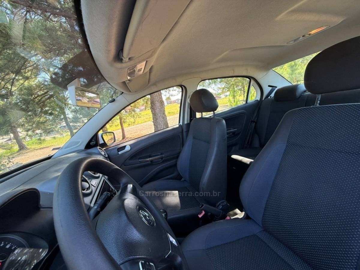 VOLKSWAGEN - VOYAGE - 2015/2016 - Branca - R$ 46.900,00