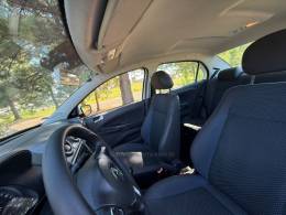 VOLKSWAGEN - VOYAGE - 2015/2016 - Branca - R$ 46.900,00