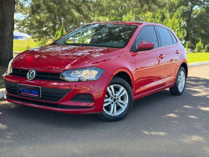 VOLKSWAGEN - POLO - 2017/2018 - Vermelha - R$ 65.900,00